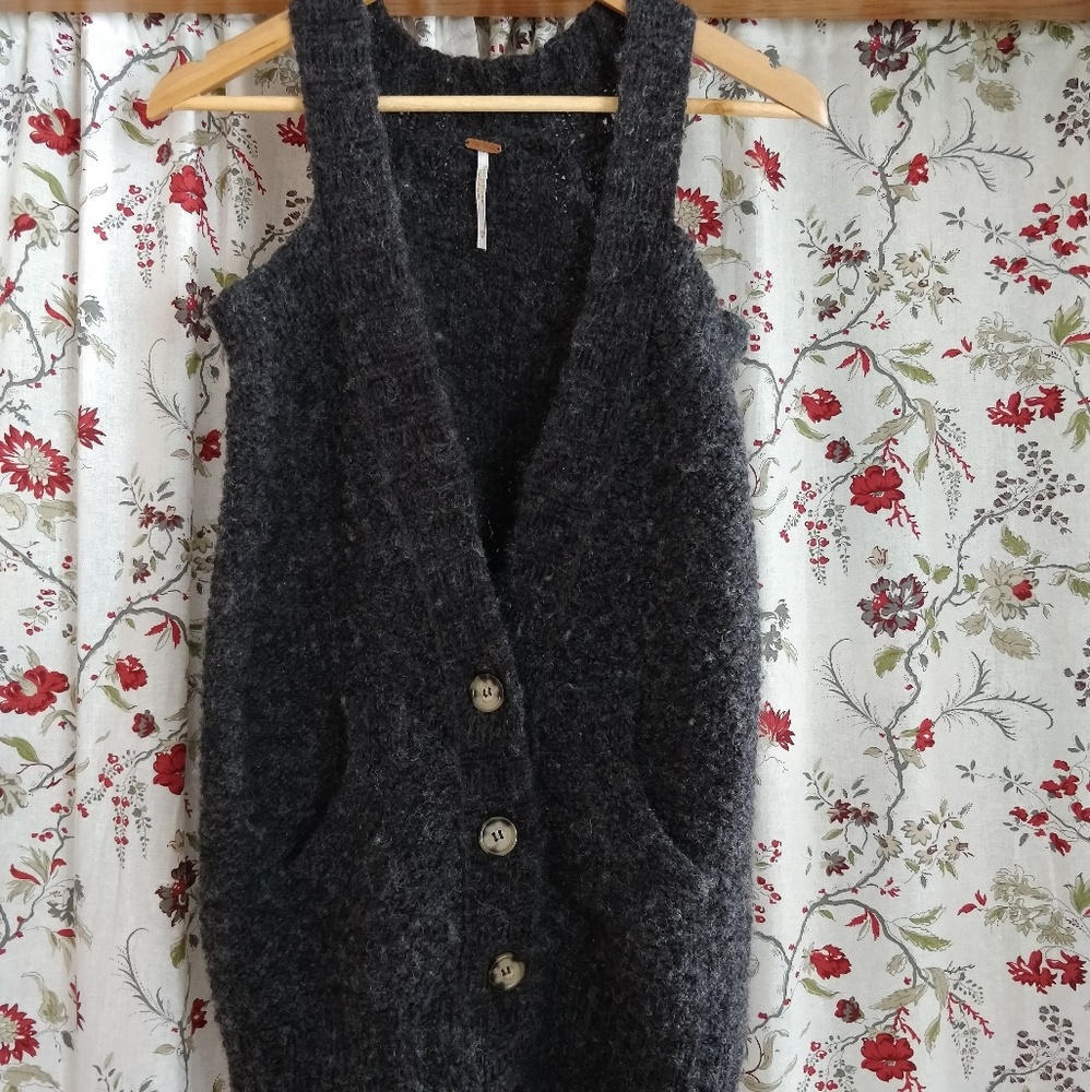 Sweater vest
